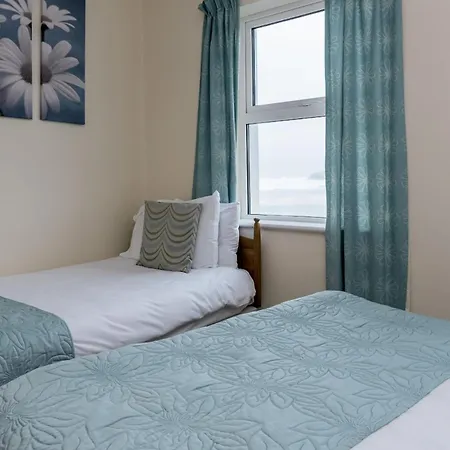 Ocean View - 2 Bedroom Townhouse *